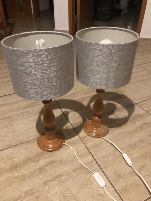 Conjunto de 2 Candeeiros de Mesa – Estilo Elegante, Excelente Estado