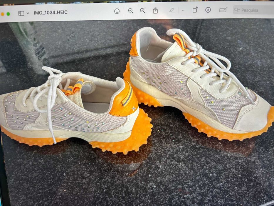 Sapatilhas EXÉ  Como novas