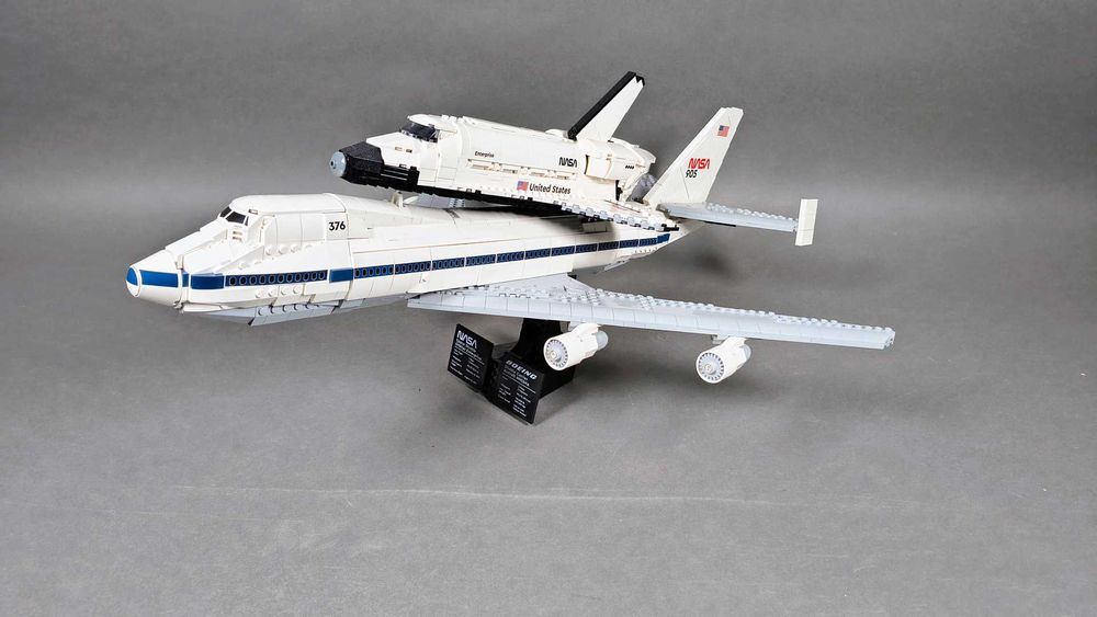 LEGO ICONS 10360 Nosiciel wahadłowców
