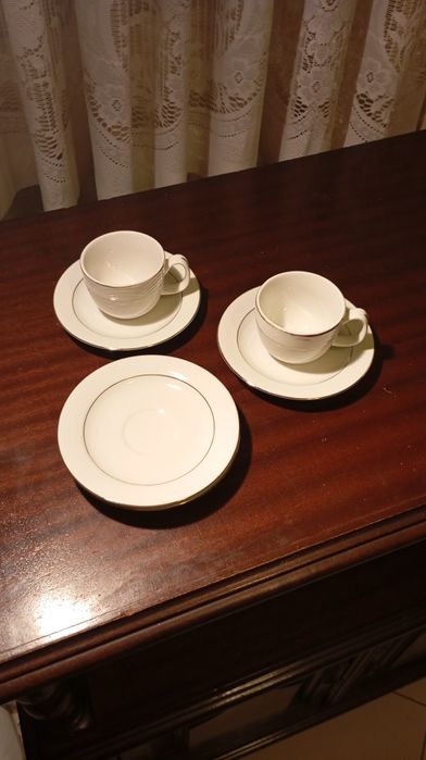 Chávenas de café brancas