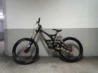 SPECIALIZED Demo 8 de Downhill (Bicicleta)