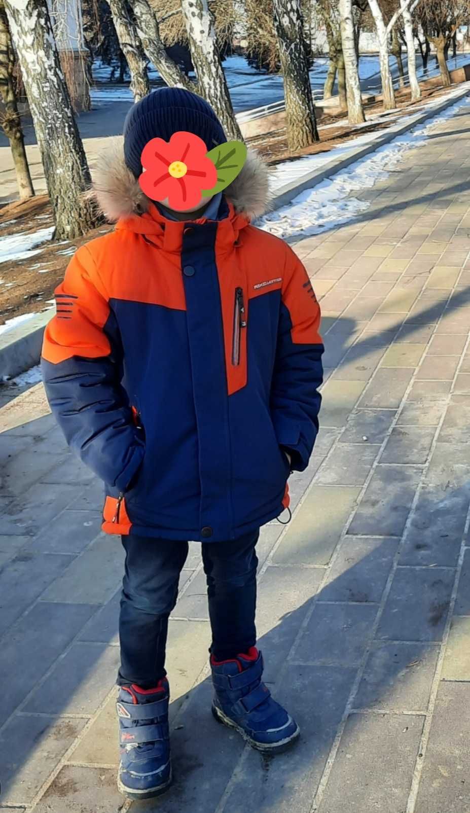 Зимняя куртка для мальчика Weishida на 9 лет (134 см).