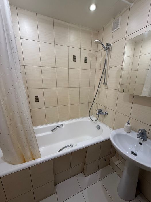 Продам в центре 3-х комнатную квартиру г. Павлоград