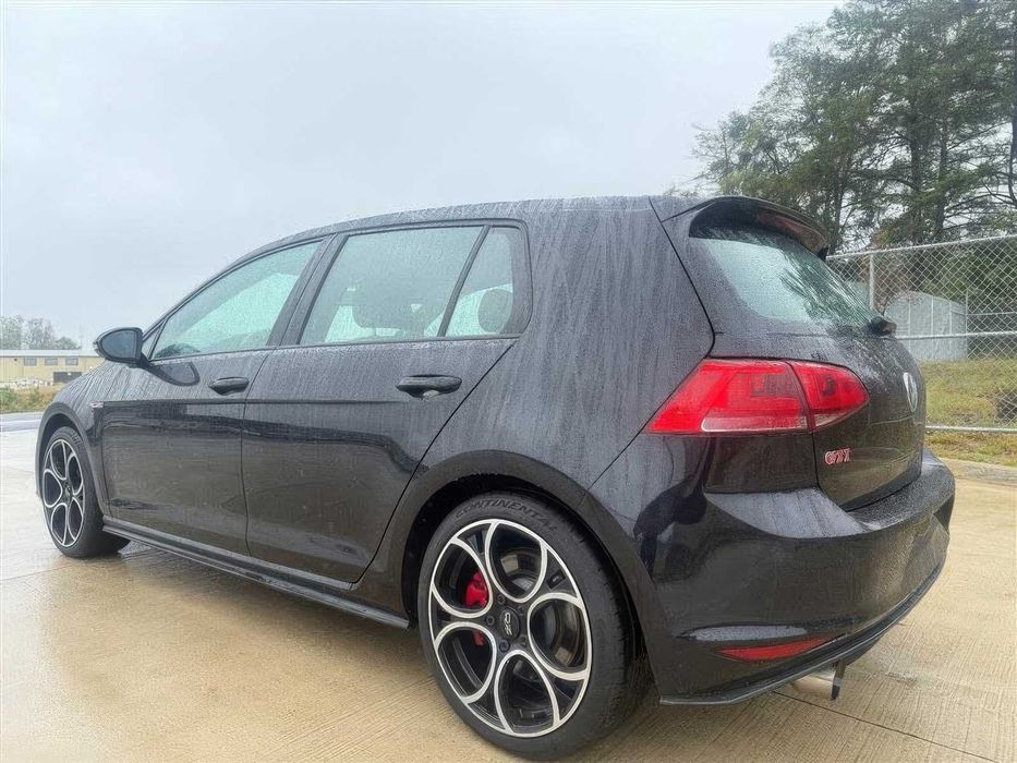 Volkswagen Golf GTI 2.0T SE 4-Door      2017