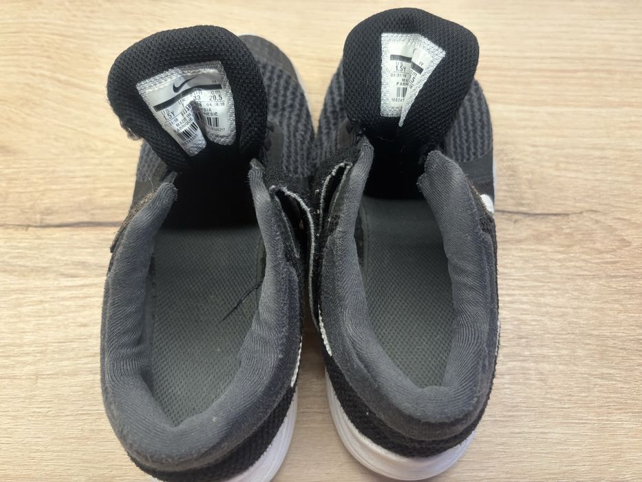 Trampki Nike r. 33 uszkodzone