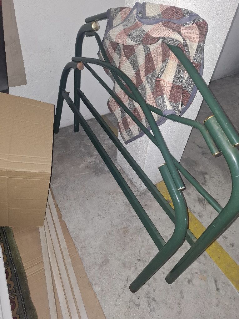 Cama de ferro usada