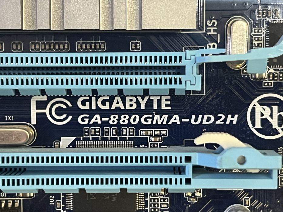 Baza komputera AMD Phenom II X4 955 + płyta Gigabyte + 4GB ram