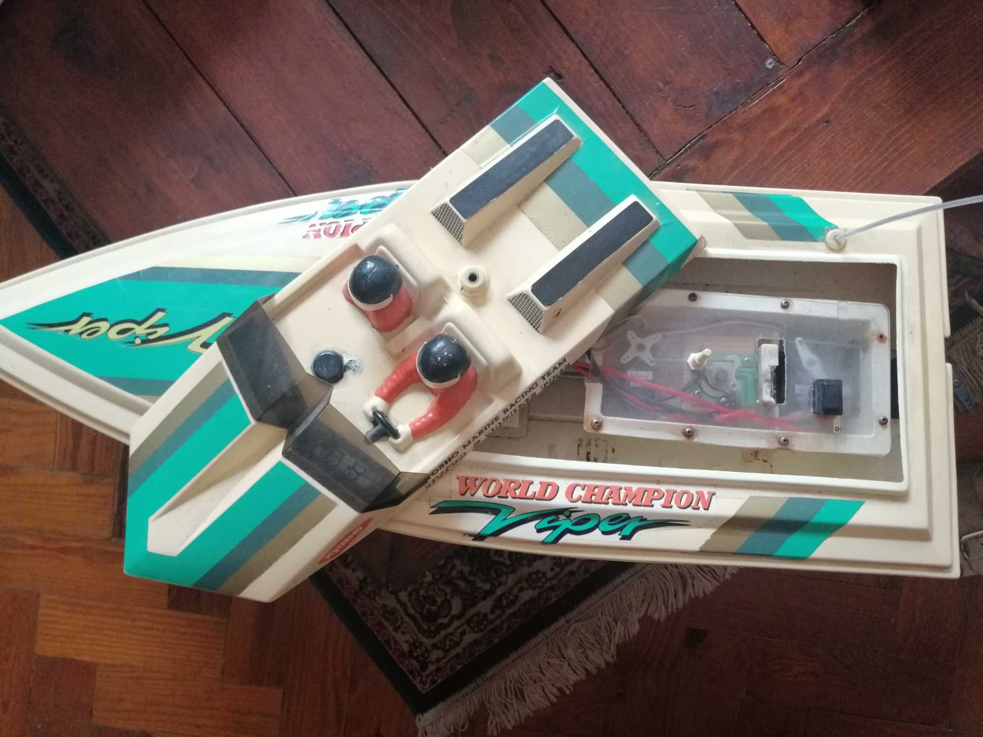 Lancha kyosho viper world champion 1988