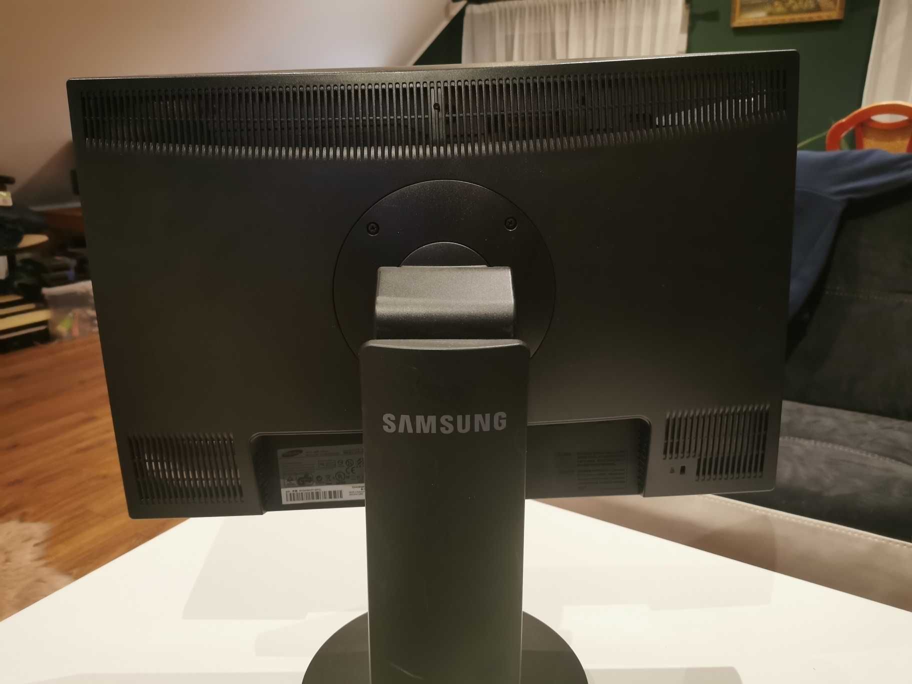 Monitor samsung  2443BW