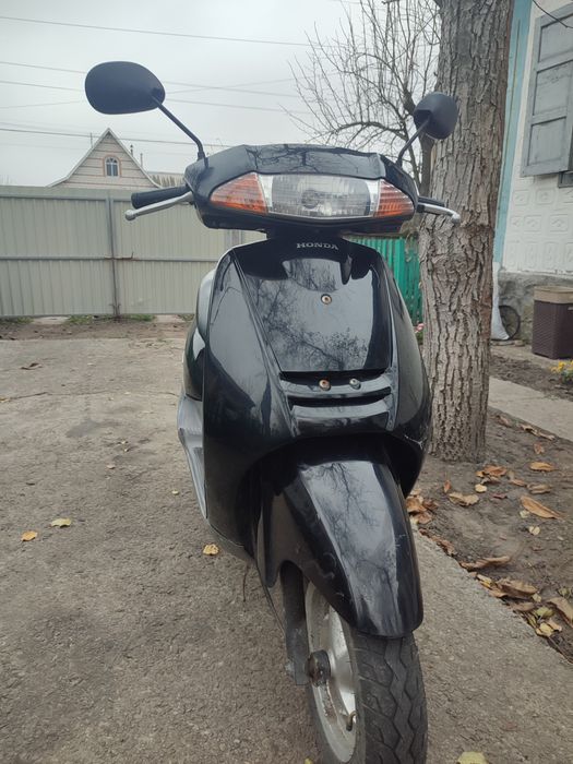 Скутер Honda Lead 100