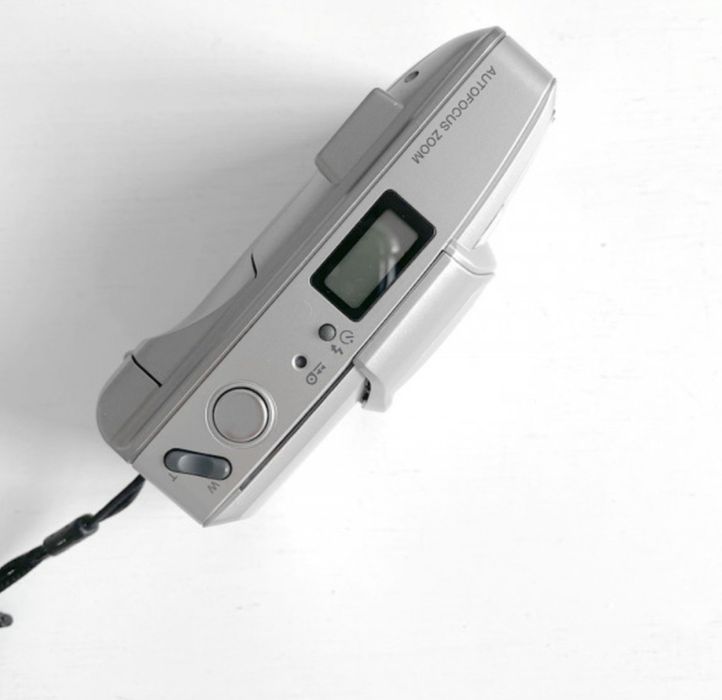 Винтажный плёночный фотоаппарат Olympus superzoom 76s
