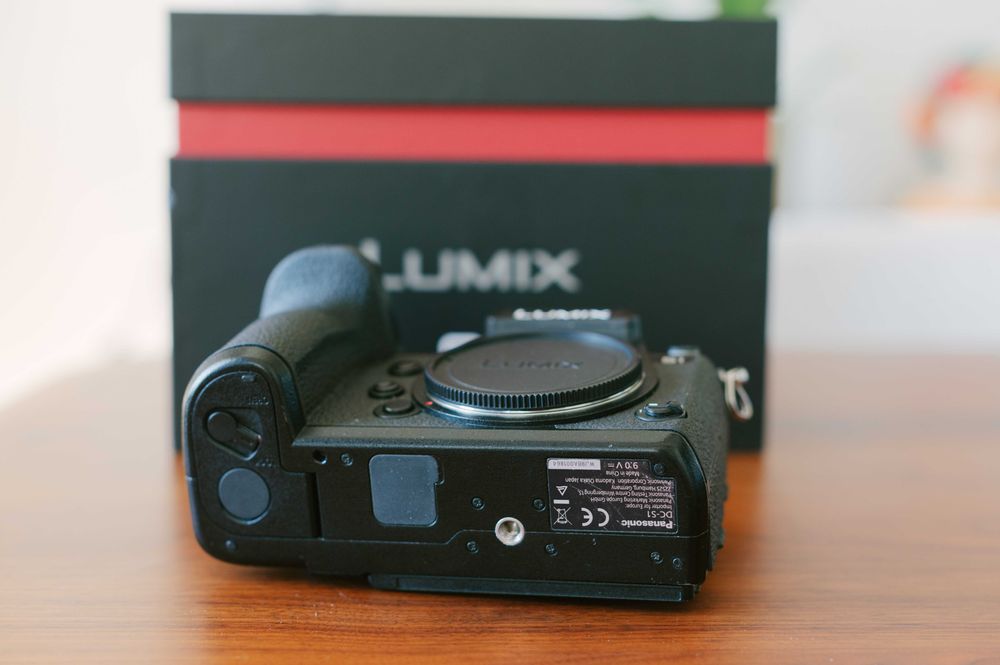 Panasonic S1 com extensão V-Log - 6378 disparos