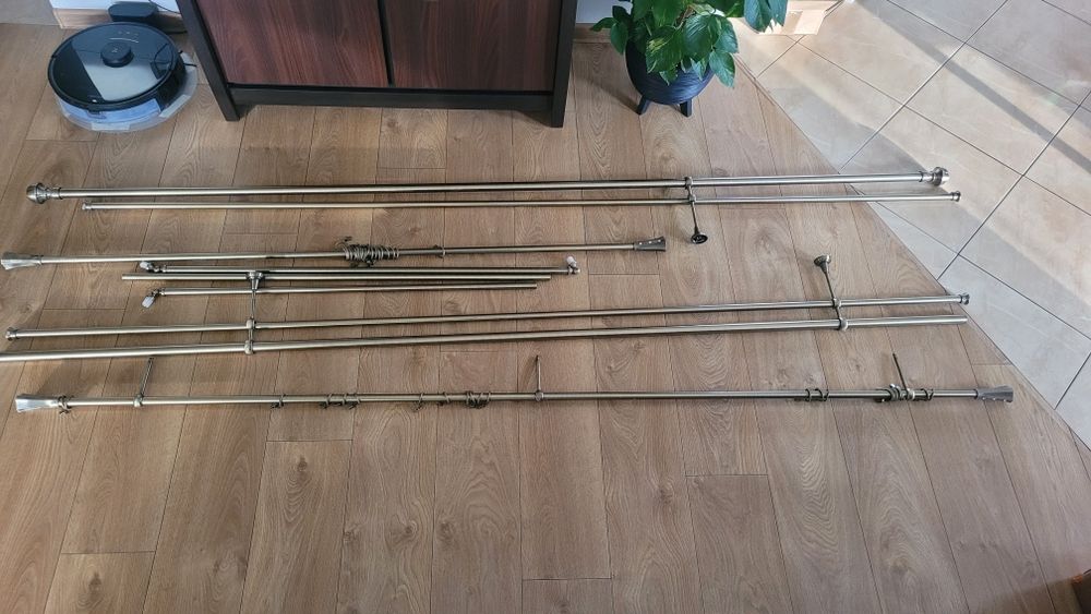 Karnisze podwójne lub pojedyncze