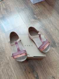 Sandałki r 21 firmy Zara