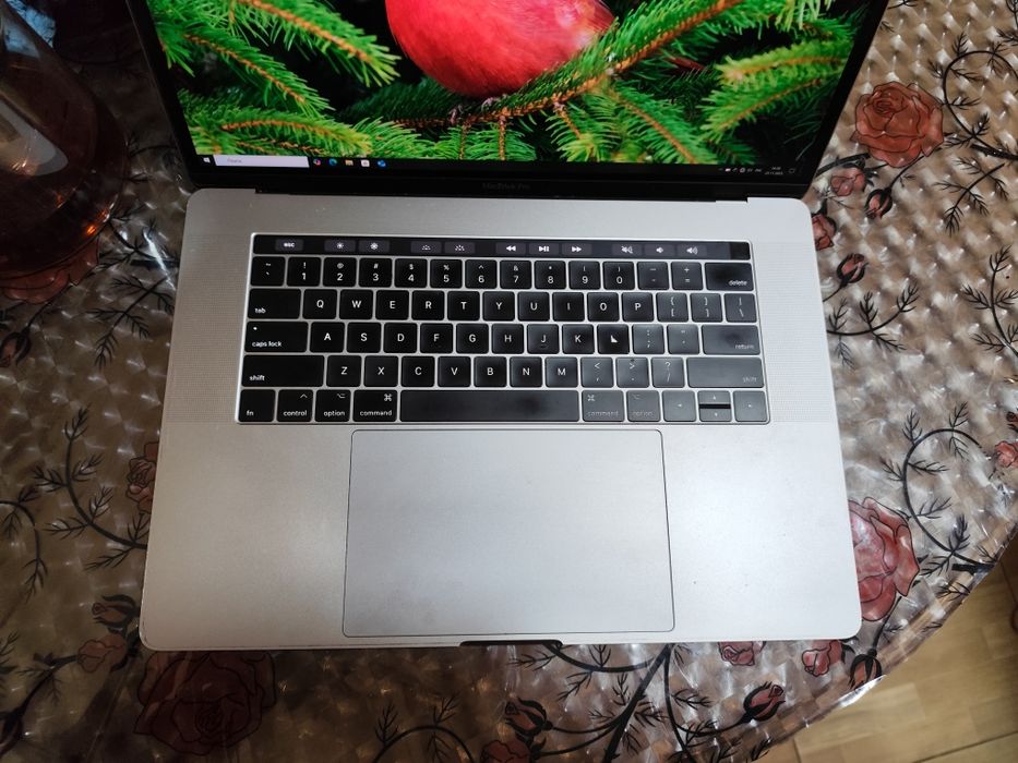 Ноутбук MacBook Pro