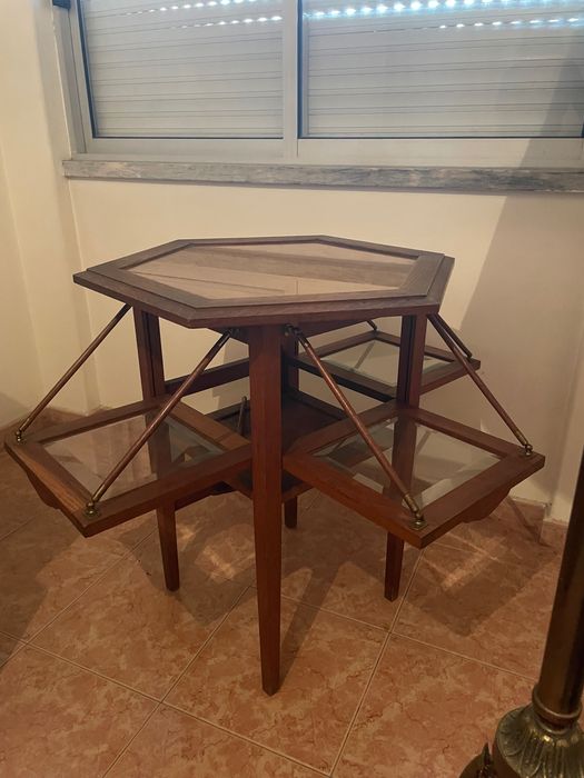 Móvel vitrine estrelado