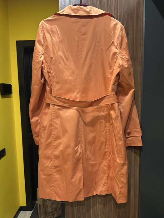 Яскравий тренч, 38р