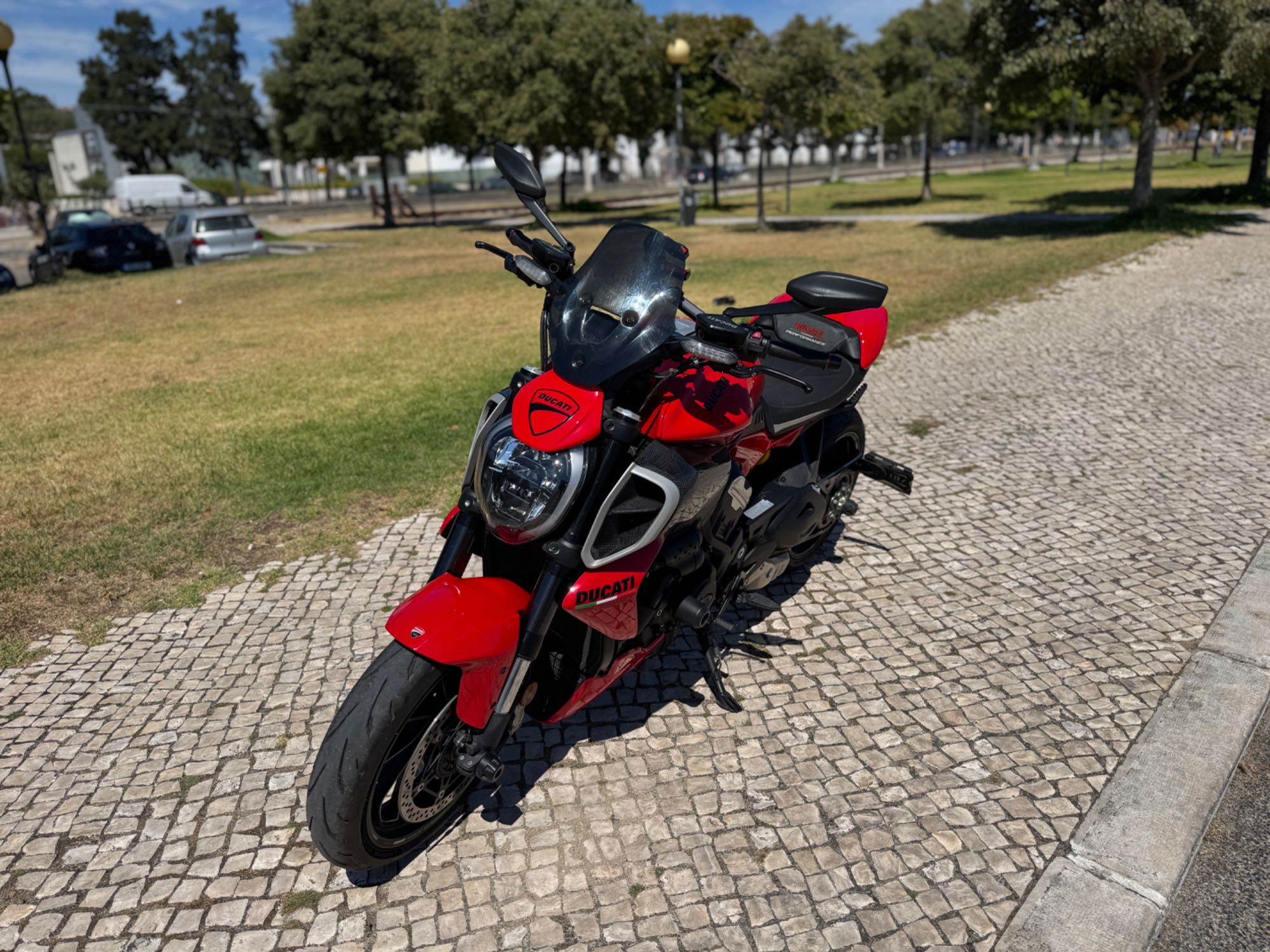 Ducati Diavel V4 (2024)