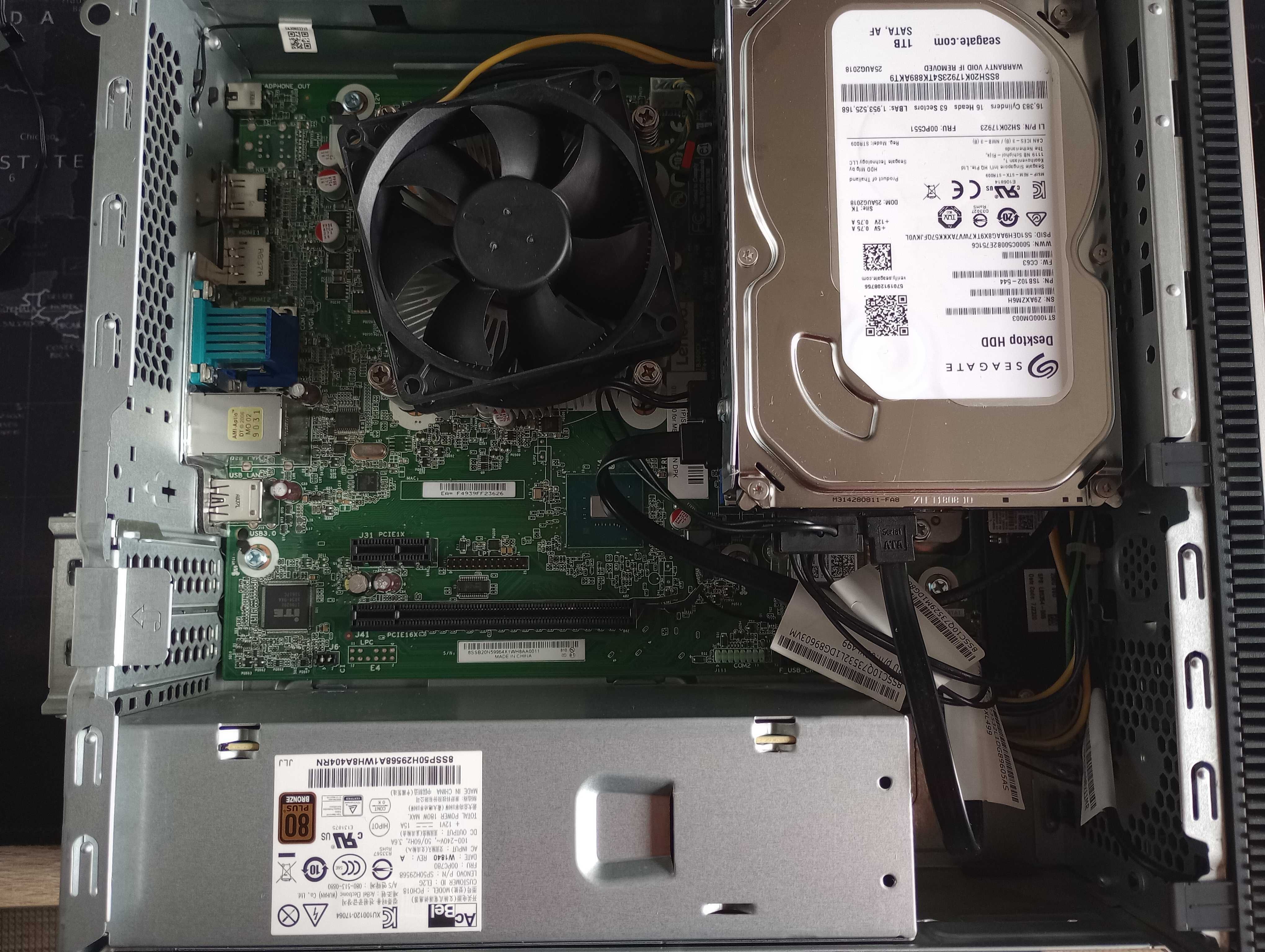 Komputer stacjonarny Lenovo
