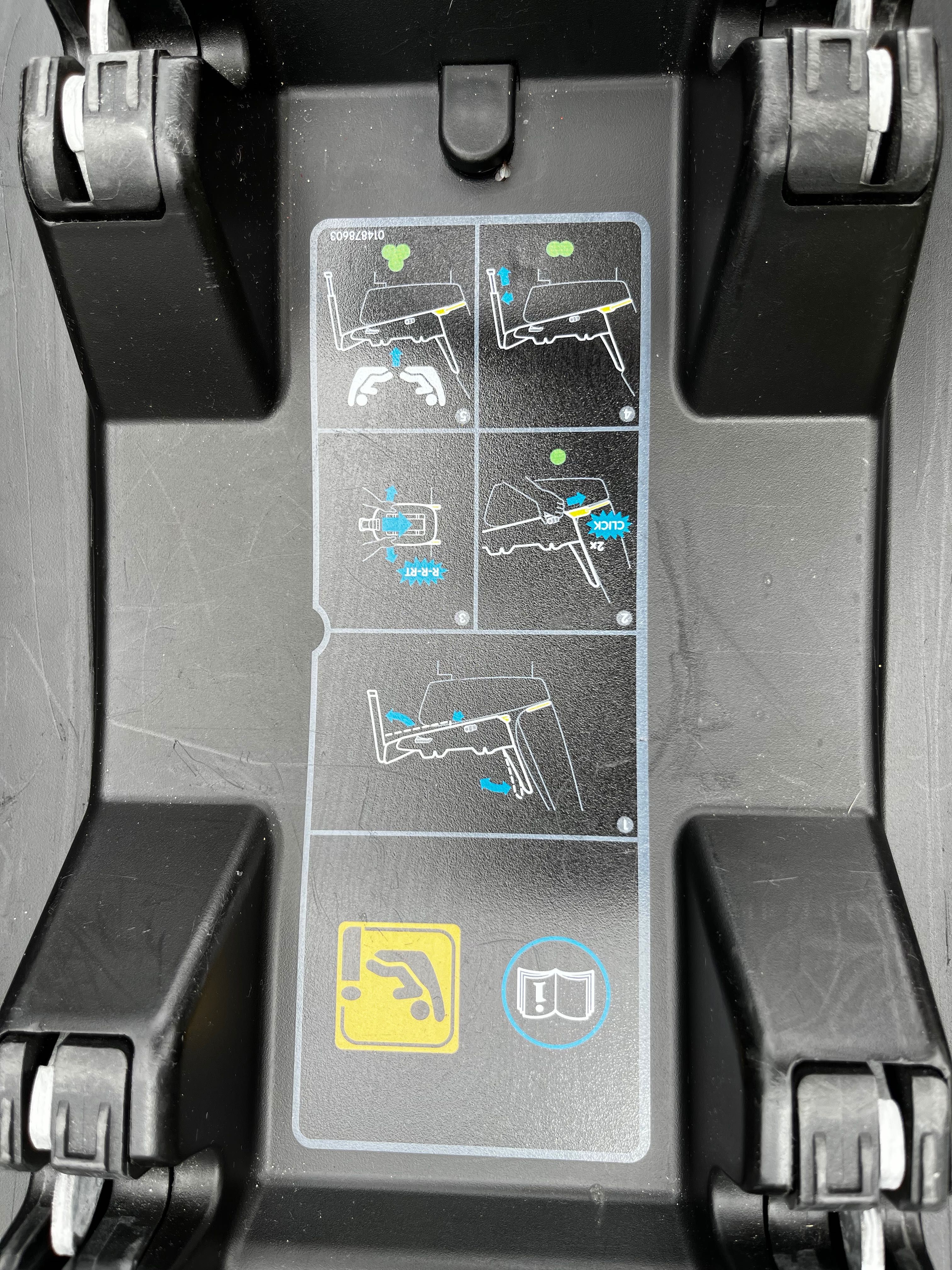 Fotelik MAXI COSI PEBBLE PRO i-Size z bazą isofix i adapterami
