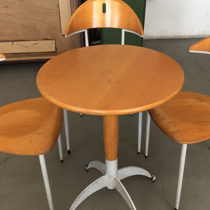 Mesa redonda + 4 cadeiras