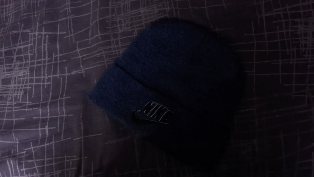 Шапка найк, практически новая.