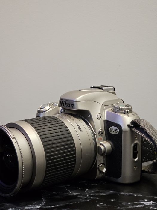 Câmara Nikon F75 Analógica