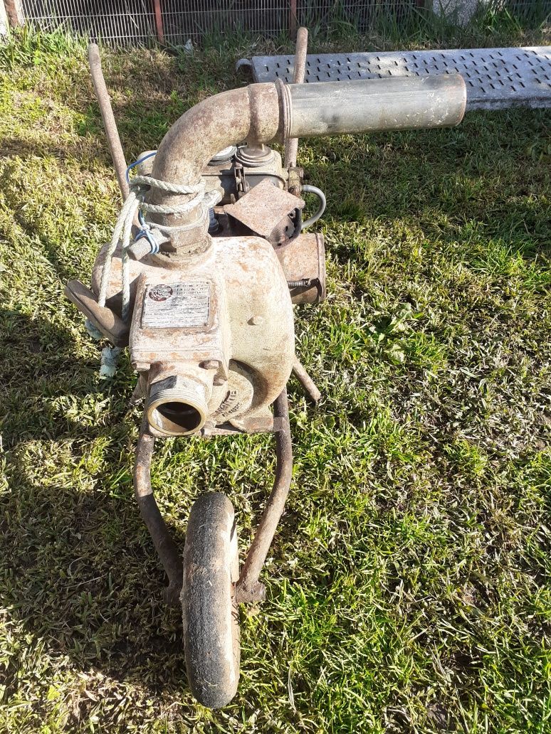 Vendo motor de rega Bernard usado a tirar água com chupador incluído
