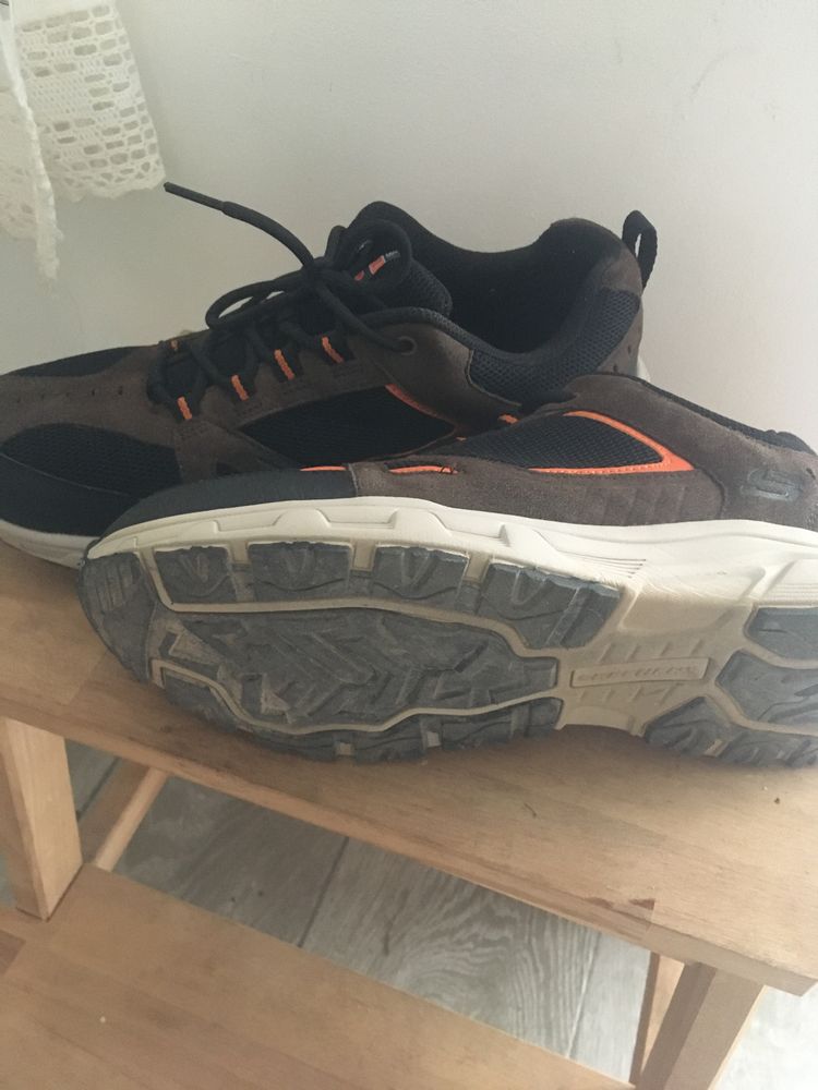 Ténis montanha Skechers Relaced Fit