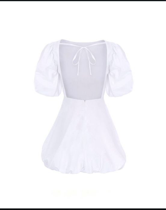 Сукня з відкритою спинкою