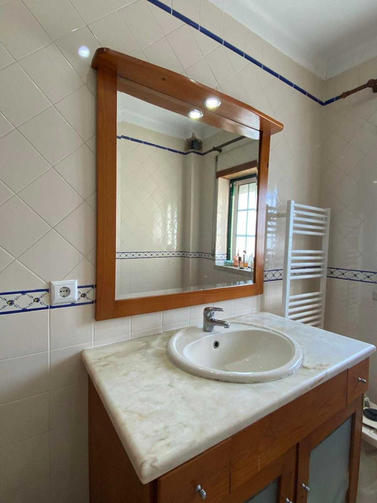 Móvel casa de banho com espelho
