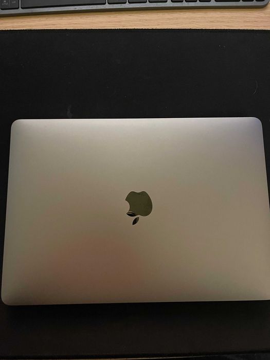 Macbook Pro 13" 2020 | i5 | 16GB RAM | 512 GB de espaço