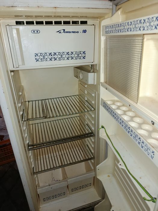 Холодильник Донбас.