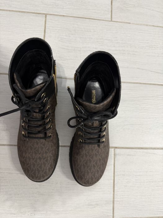 Жіночі брендові ботинки Michael Kors