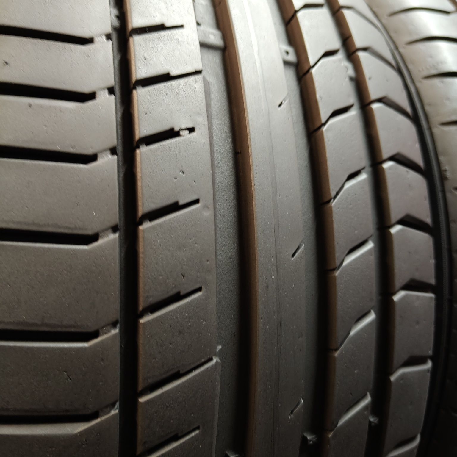225/40/18 XL Sprzedam parę opon letnich Continental