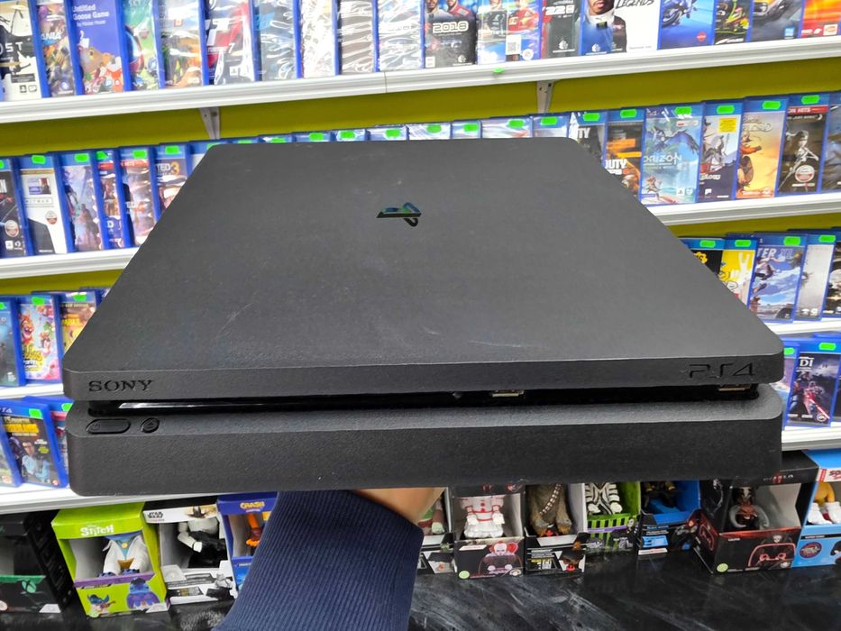Konsola PS4 Playstation 4 SLIM 1TB + ładowarka stojak 5 gier GW6 SKLEP