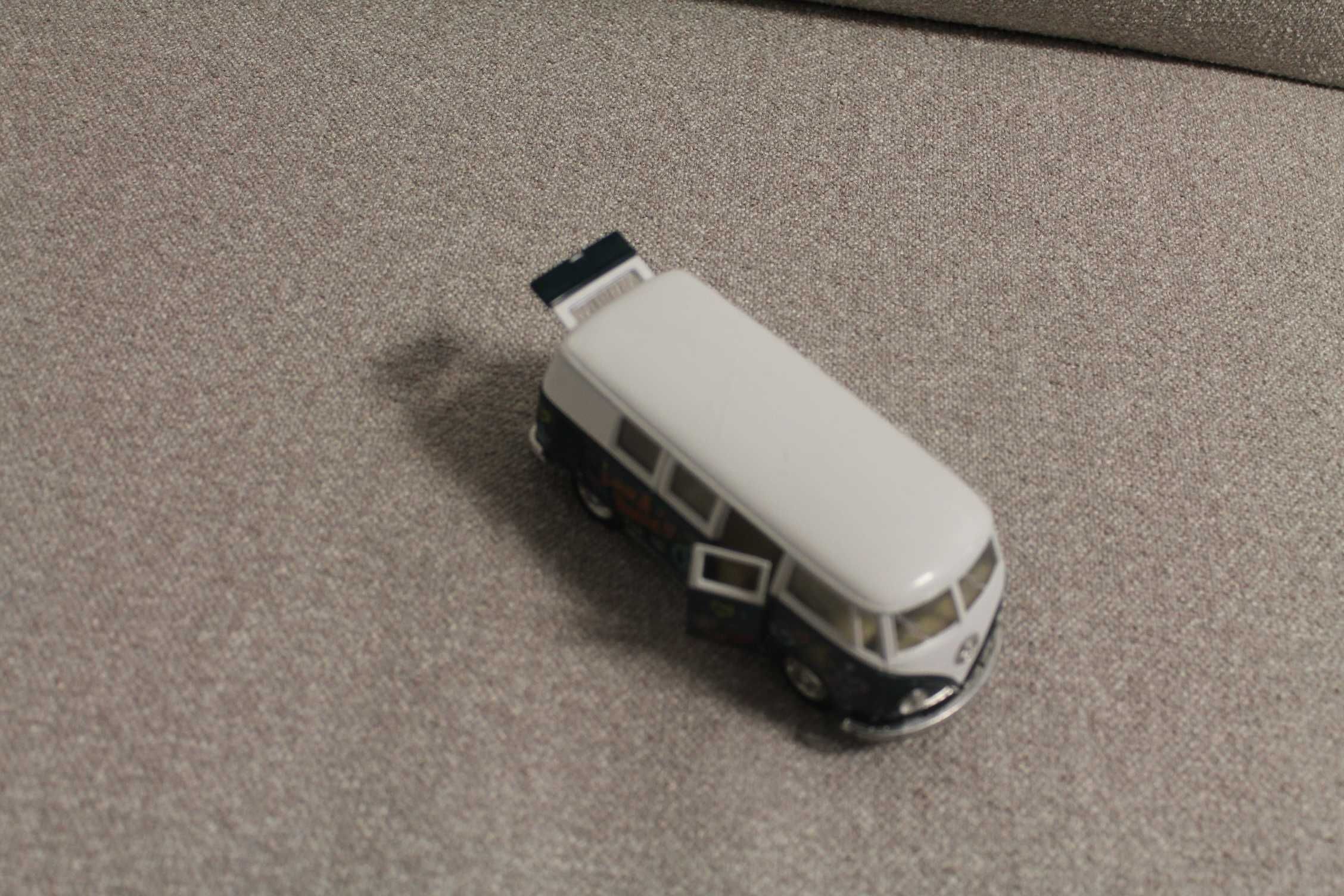 Resorak Volkswagen Classic Bus 1962 skala  1/32