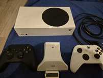 Xbox series s 2 pady 1 prawie nowy