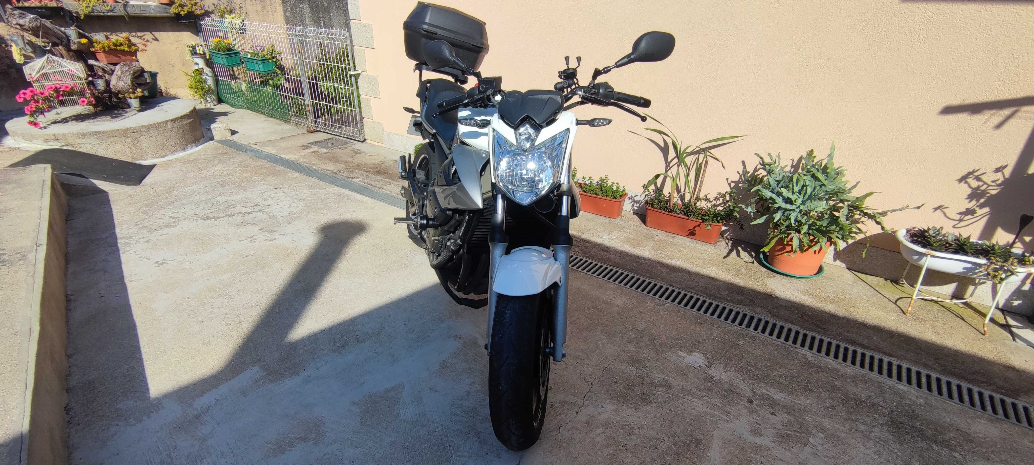 yamaha xj6 branco perola 2010 + top case