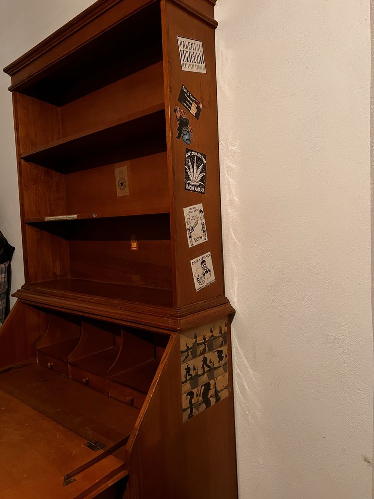 Escrivaninha em madeira