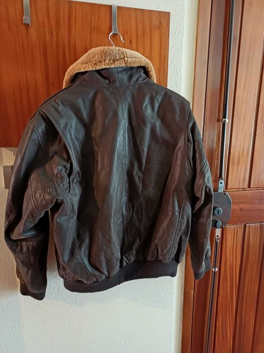 Blusão de Couro Masculino Aviador com gola amovível (Tamanho 52)