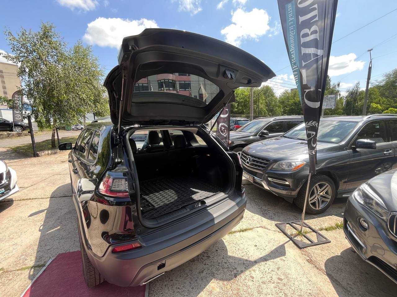 Jeep cherokee в кредит без авансу