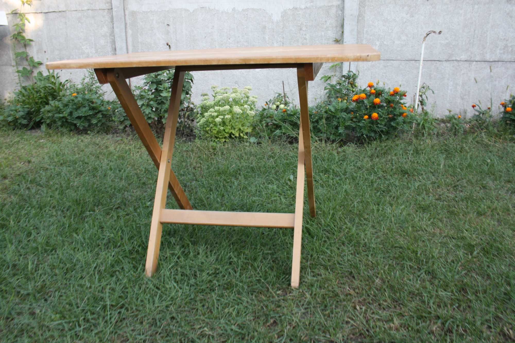Стол раскладной деревянный.