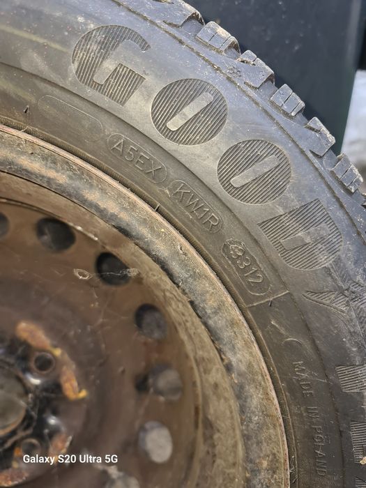 Opony zimowe komplet felgi 14 175/65 rozstaw śrob 4x100