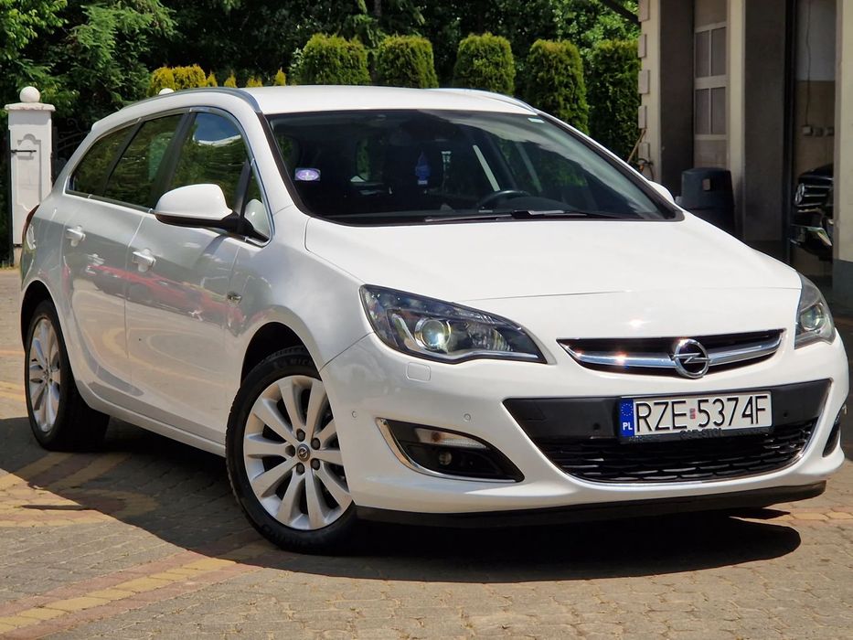 Opel Astra Navi BiXenon Led 2xPDC Tempomat Multifunkcja Pól skóra Hak Asystent