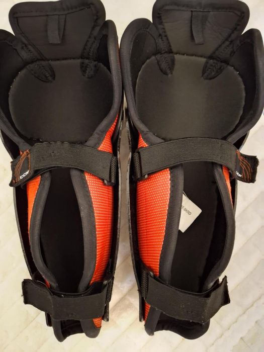 Sprzedam zestaw ochraniaczy hokejowych rozmiar 122-134