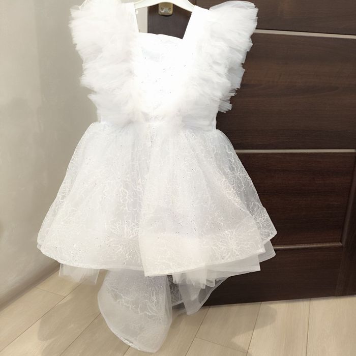 Сукня святкова , пишна біла сукня на дівчинку