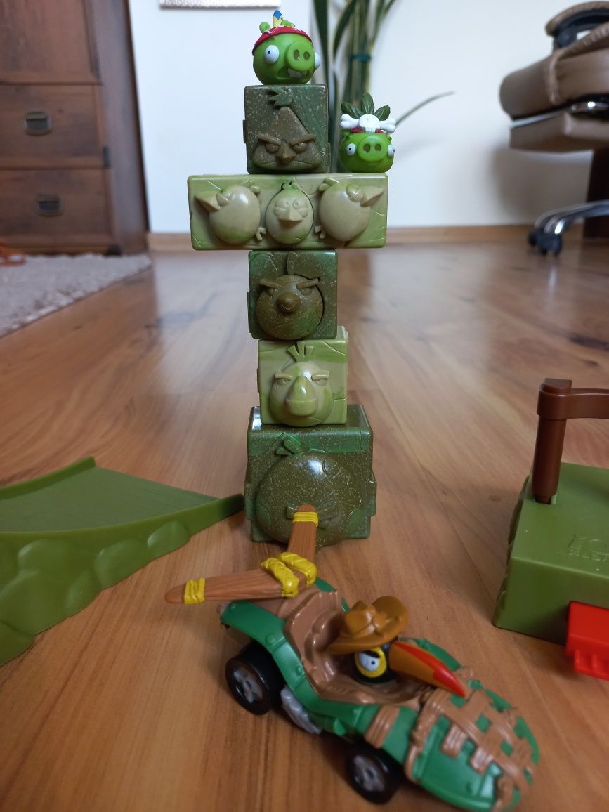 Angry Birds Go Jenga