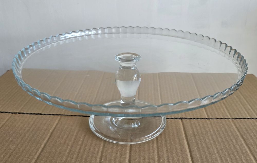 Prato em vidro para bolos