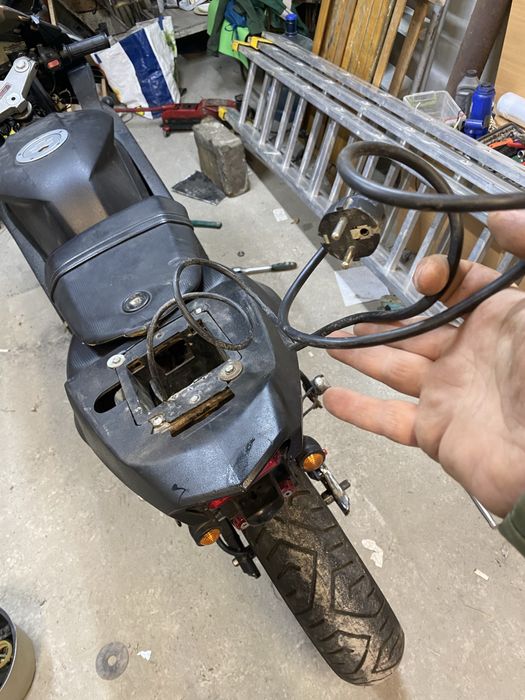 електро мотоцик на базі riedju